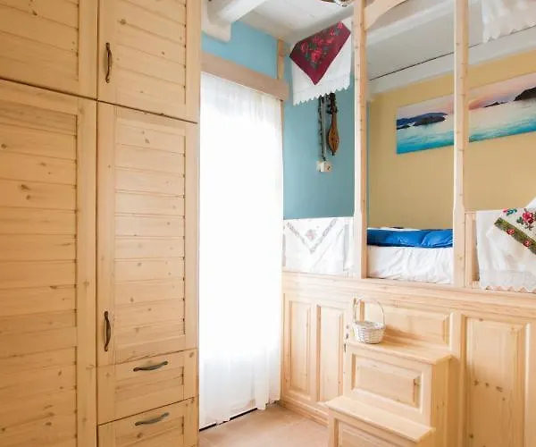 Апартаменты Captain Elias House *