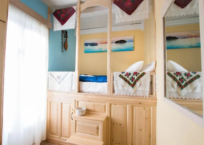 Captain Elias House * Фойникион